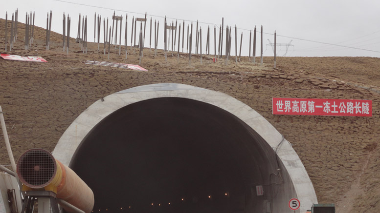 G214線(xiàn)玉樹(shù)姜路嶺隧道